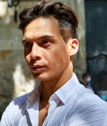 <em>Esteban T. </em>